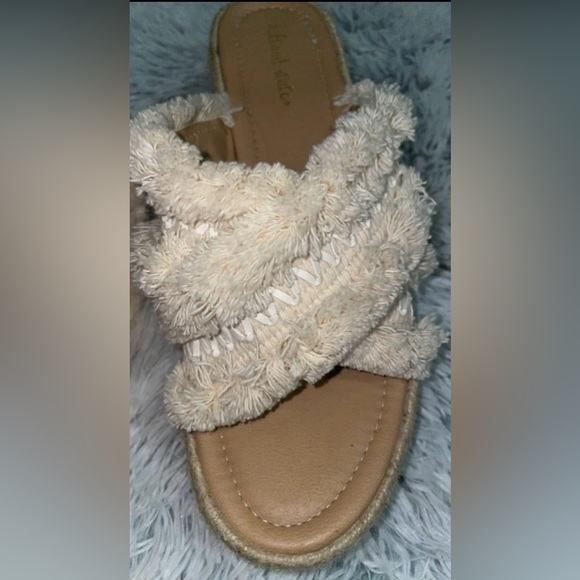 Chunky Boho Sandals - Picture 2 of 4